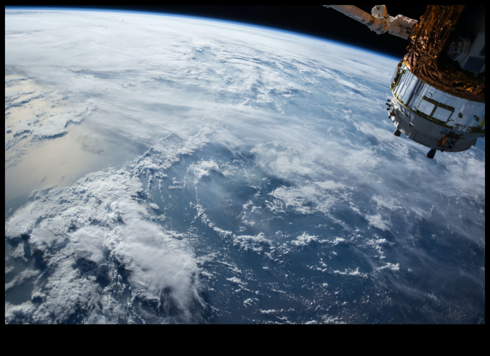 الرواد المداريون: ملحمة رحلة الإنسانية عبر المركبة الفضائية