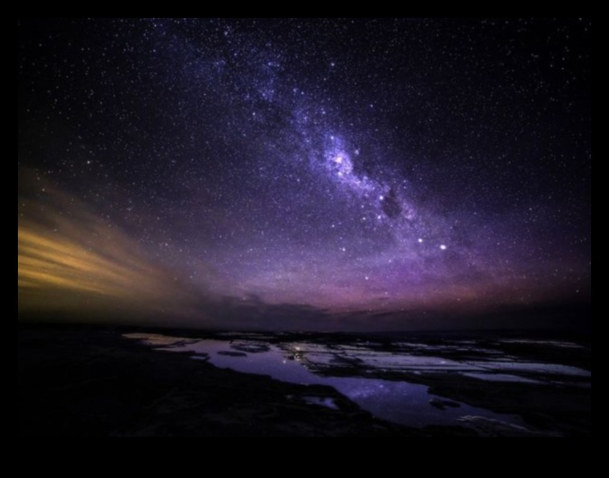 الصفاء النجمي: العثور على السلام في الصمت اللامتناهي للجمال الكوني