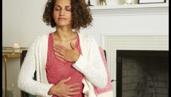 التنفس بسهولة: نهج يتمحور حول التنفس لتنمية تقنيات تخفيف التوتر